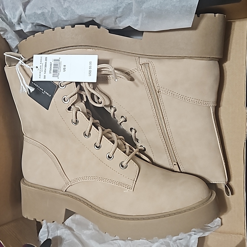 NWT American Eagle women lace up combat nude boots